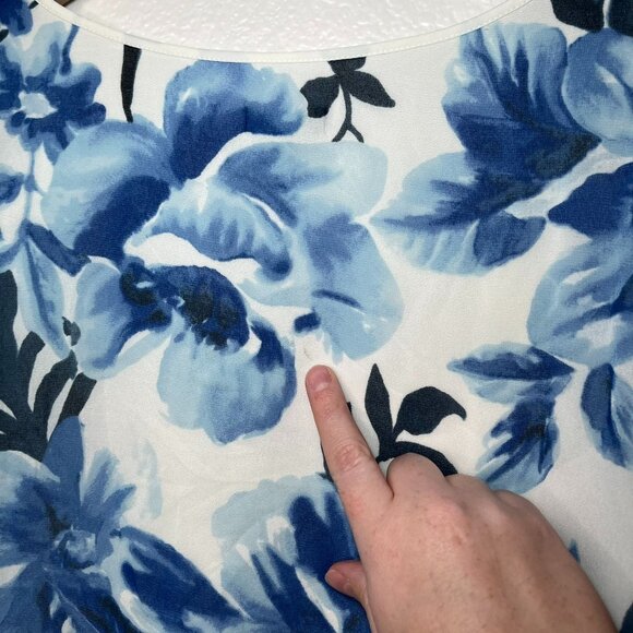 Talbots Women's Floral Blouse M Blue & White Long Pleated Bell Sleeve - Picture 9 of 13